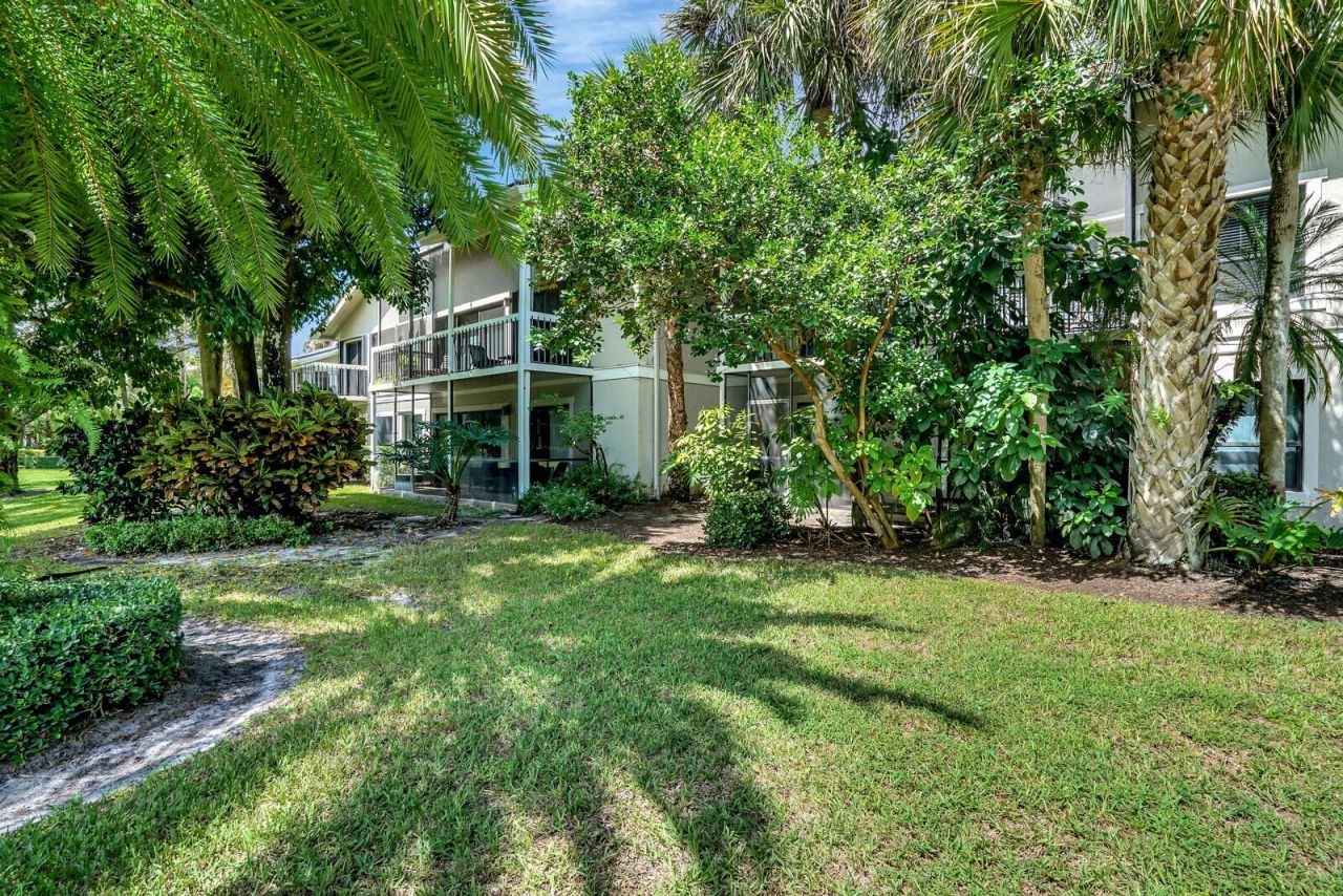 11863 Wimbledon Circle, Unit 424, Wellington, FL 33414 Photo