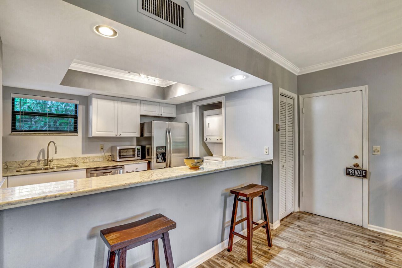 11863 Wimbledon Circle, Unit 424, Wellington, FL 33414 Photo