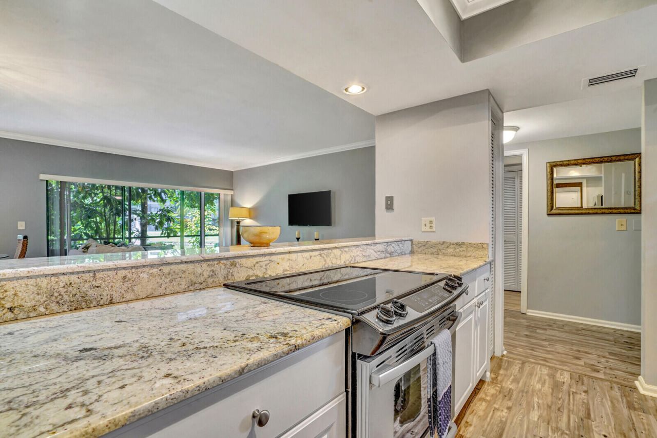 11863 Wimbledon Circle, Unit 424, Wellington, FL 33414 Photo