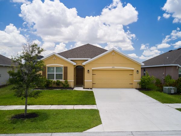 10953 SW Tessili Way, Port St. Lucie, FL 34987
