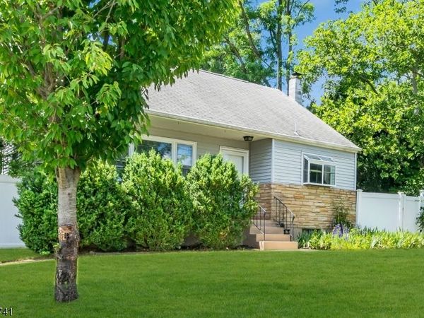 13 Allen St, Flemington, NJ 08822