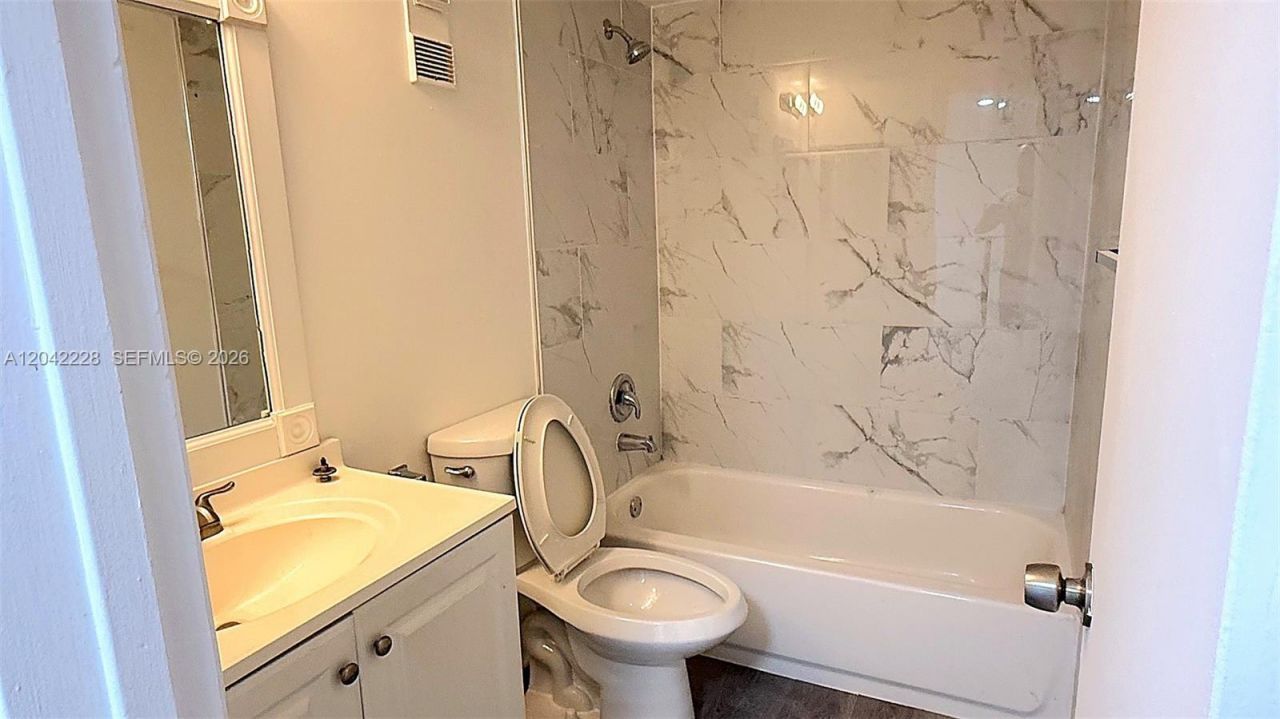 8560 N Sherman Cir , Unit 302, Miramar, FL 33025 Photo