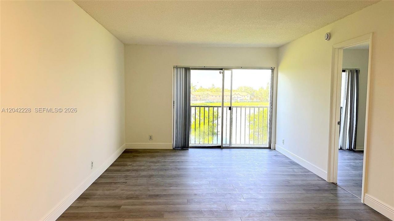 8560 N Sherman Cir , Unit 302, Miramar, FL 33025 Photo