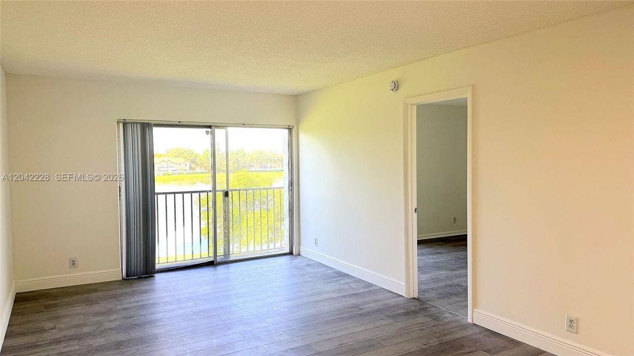 8560 N Sherman Cir , Unit 302, Miramar, FL 33025 Photo