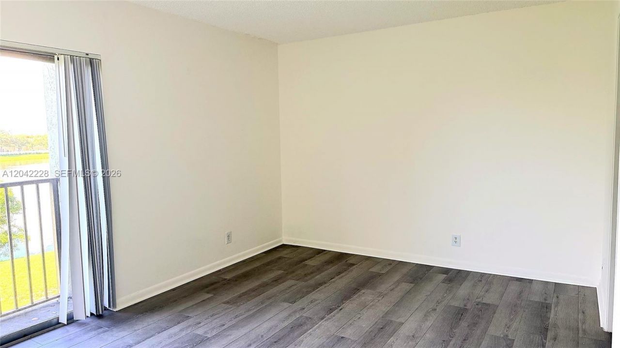 8560 N Sherman Cir , Unit 302, Miramar, FL 33025 Photo