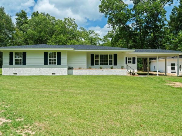 1305 S Shivers St., Poplarville, MS 39470