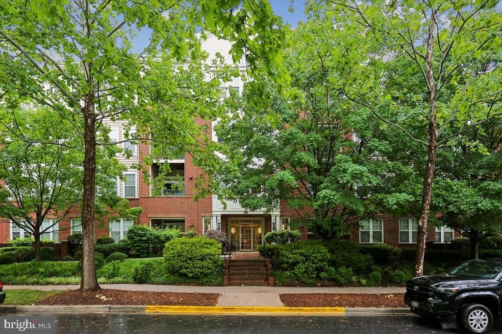 501 KING FARM BOULEVARD , ROCKVILLE, MD 20850