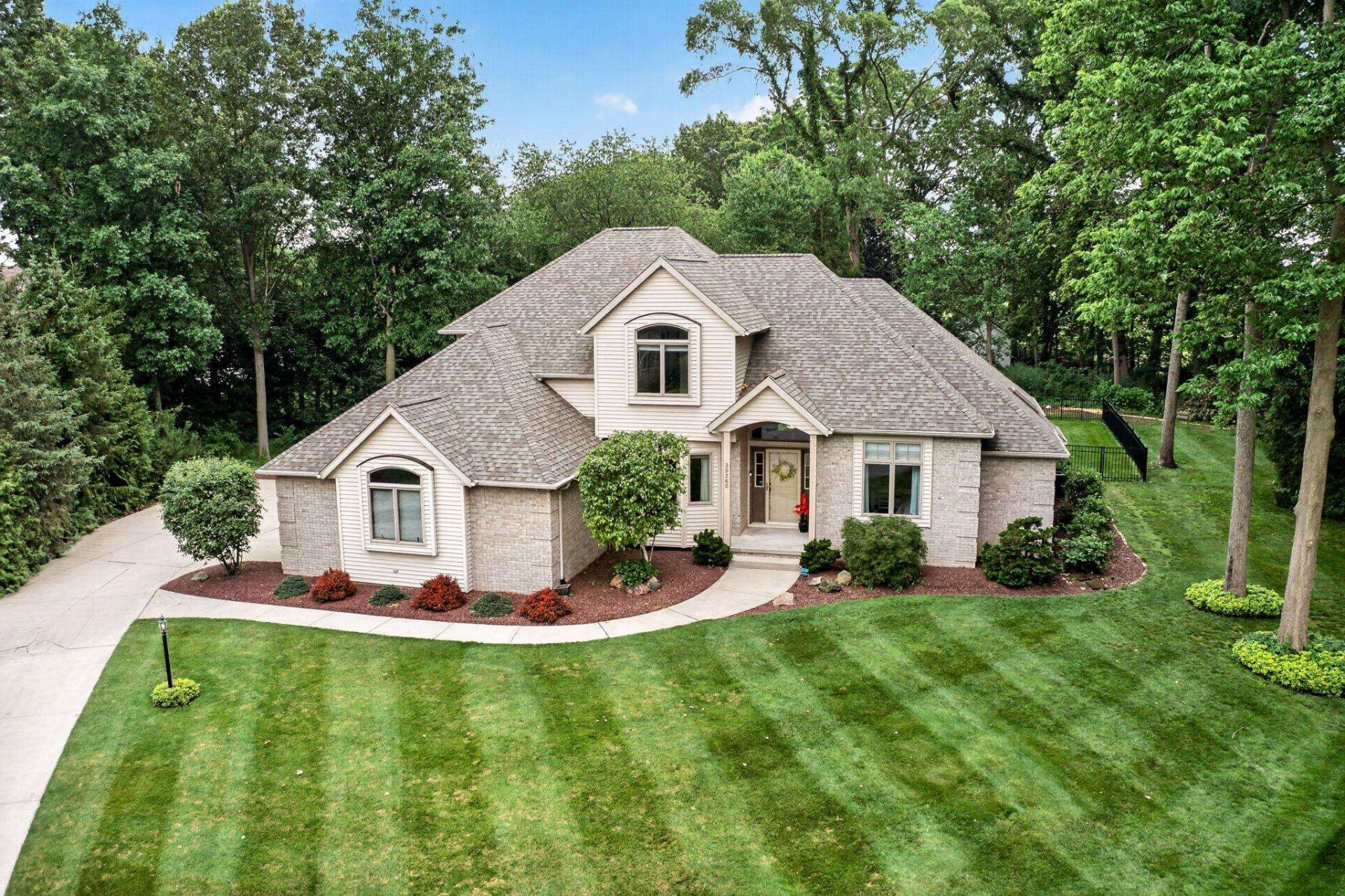 20260 Fieldstone Crossing Drive, Goshen, IN 46528 Main Photo