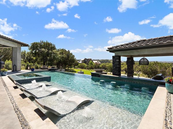 19204 Secretariat PL, Spicewood, TX 78669