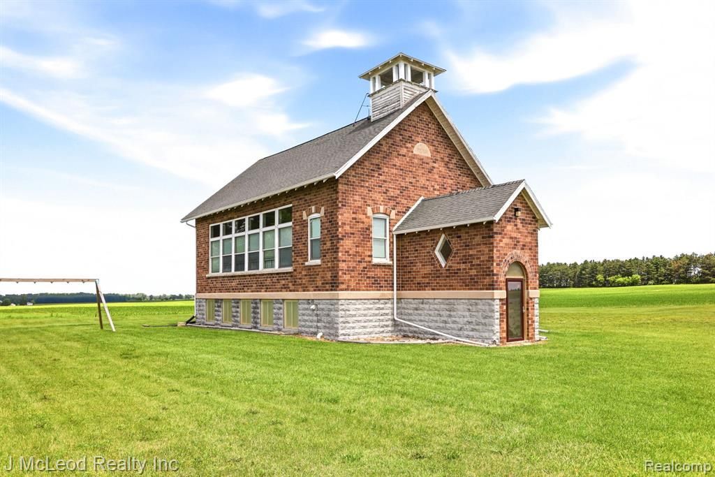 2515 E Akron Road, Ellington Township, MI 48723 Main Photo