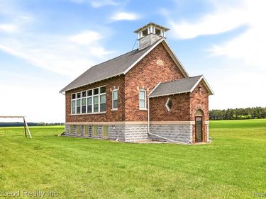 2515 E Akron Road, Ellington Twp, MI 48723