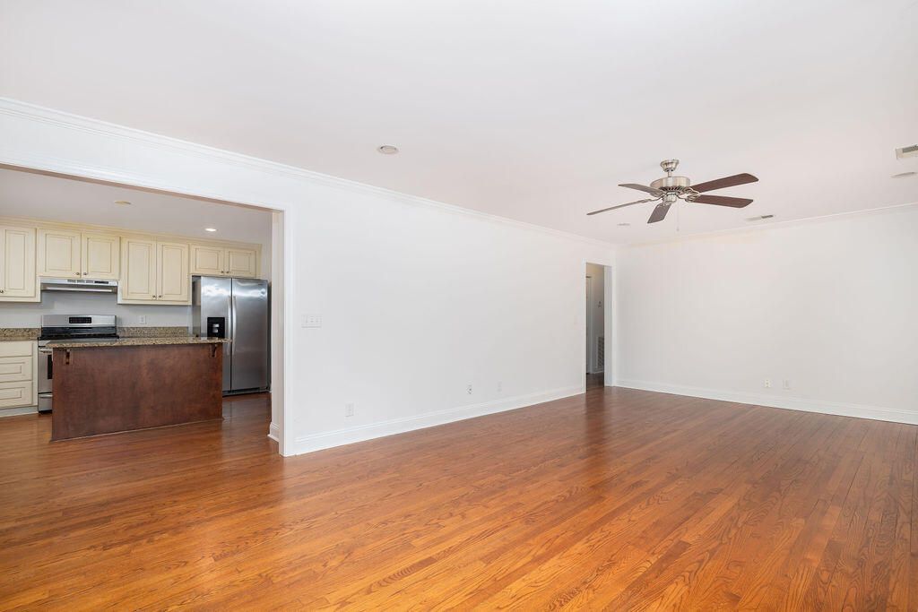 1056 Keats Road Photo 12