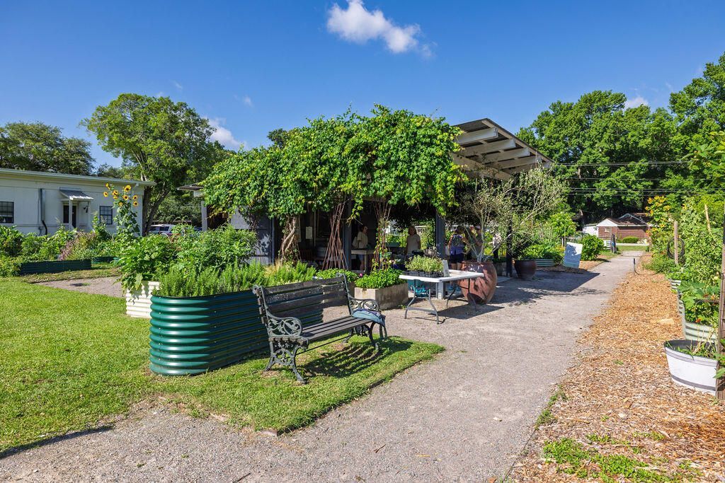 1056 Keats Road Photo 36
