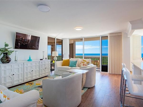 6585 Nicholas BLVD, Unit 1102, NAPLES, FL 34108