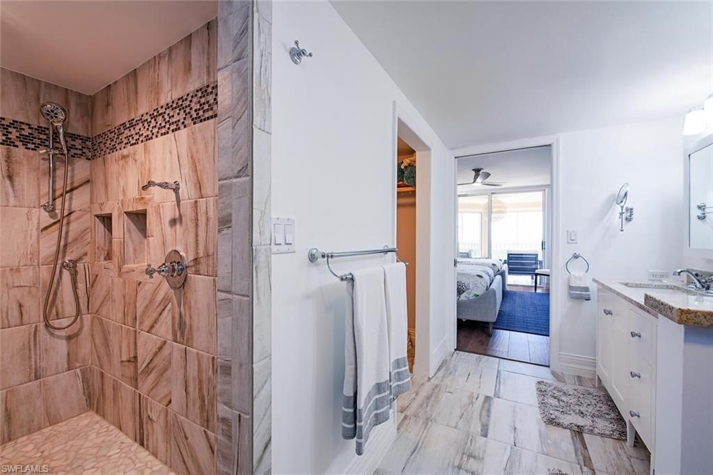 6585 Nicholas Blvd, Unit 1102, Naples, FL 34108 Photo