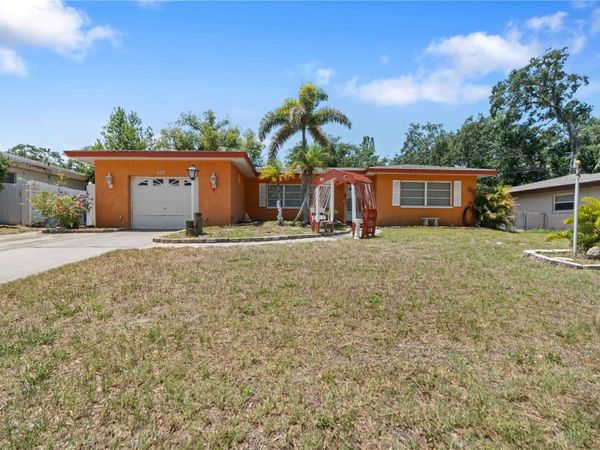 927 PARKWOOD DRIVE , DUNEDIN, FL 34698