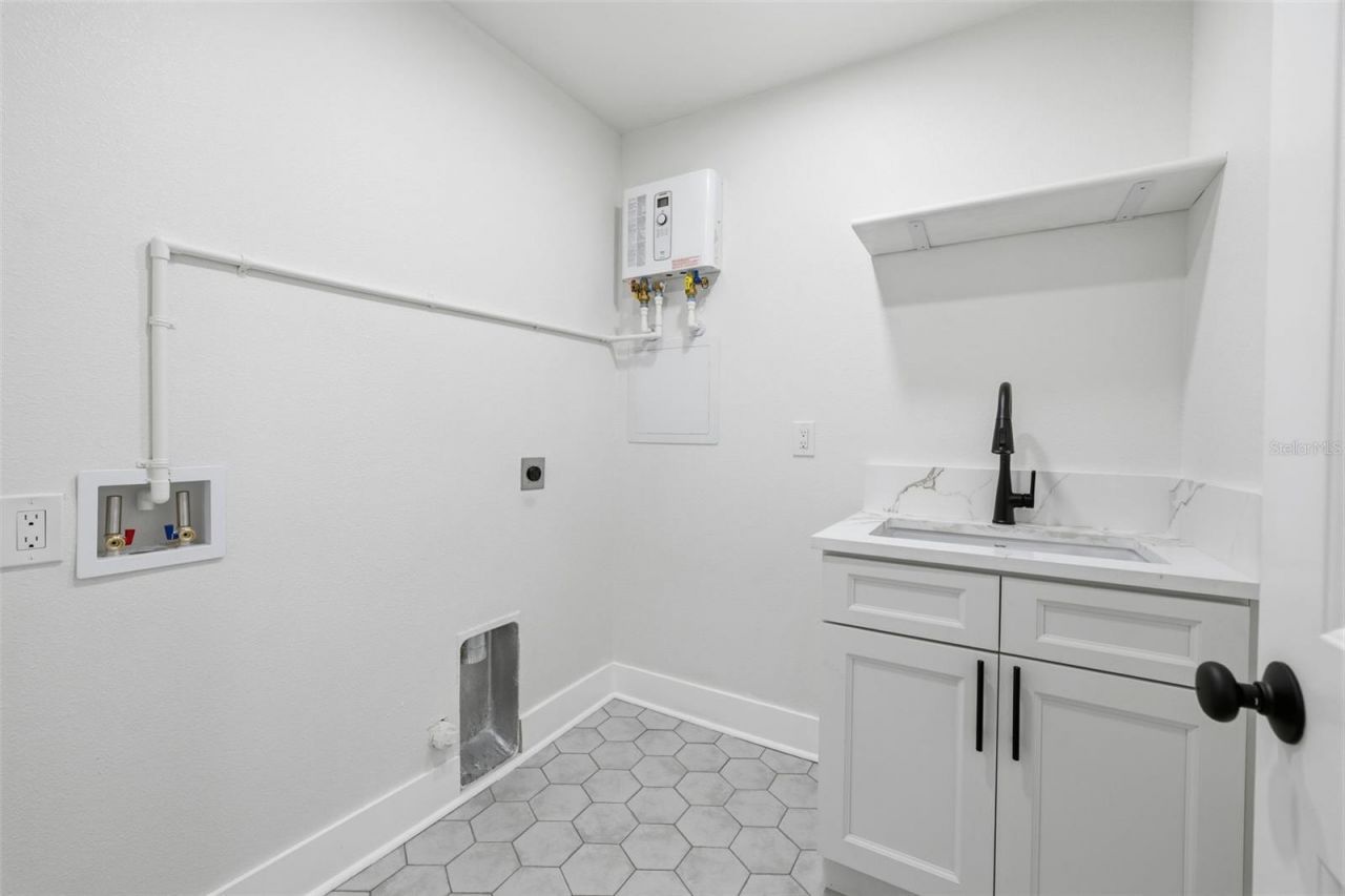 2310 Harrison Drive , Dunedin, FL 34698 Photo