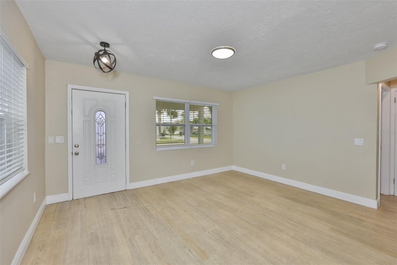 2450 40th Avenue N, Saint Petersburg, FL 33714 Photo