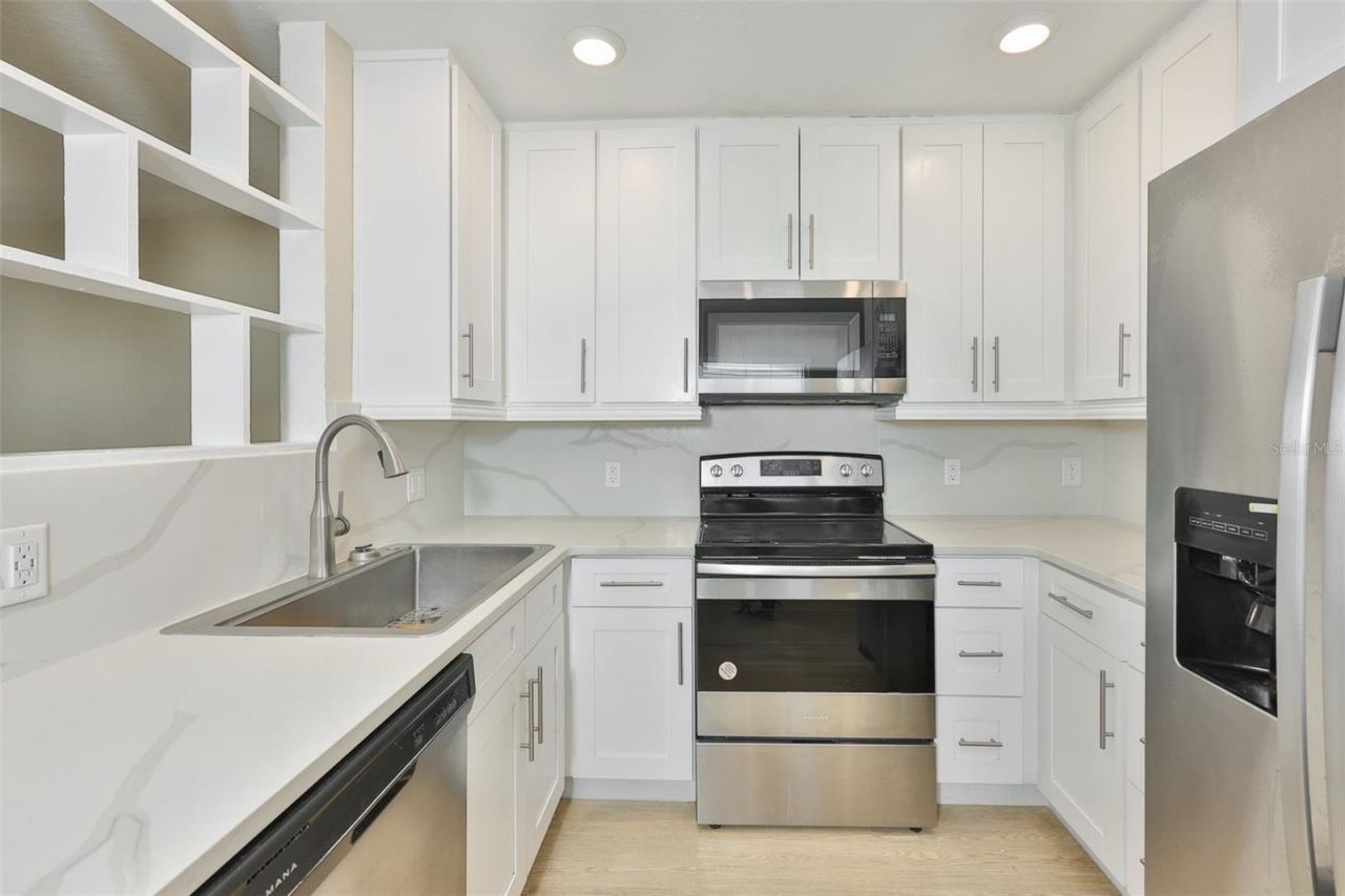 2450 40th Avenue N, Saint Petersburg, FL 33714 Photo
