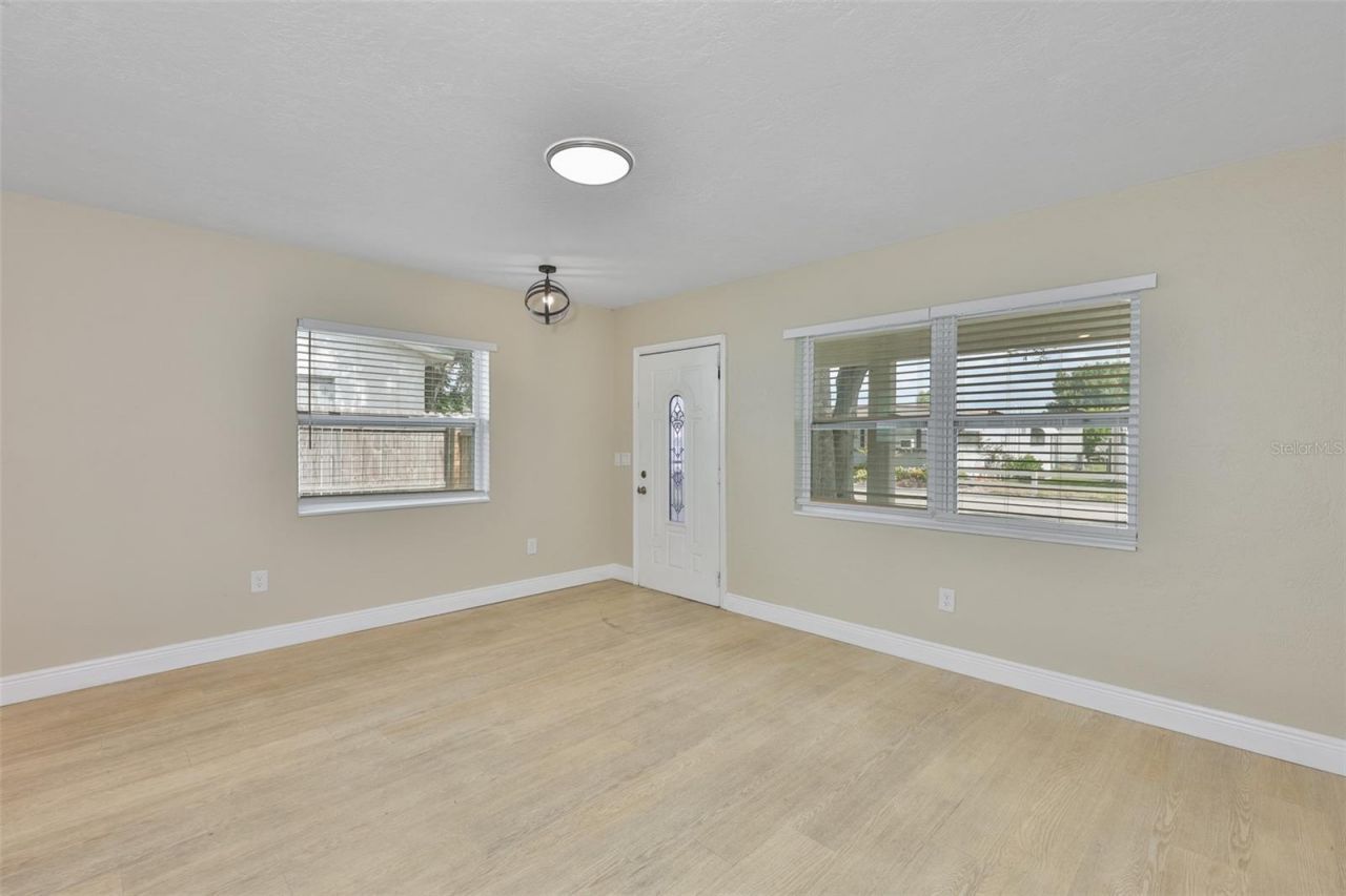 2450 40th Avenue N, Saint Petersburg, FL 33714 Photo
