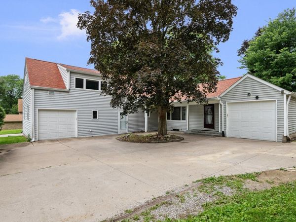 1321 46th Avenue , Rock Island, IL 61201
