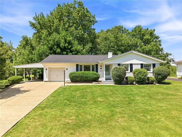 2259 Saratoga Dr, Hermitage, PA 16148
