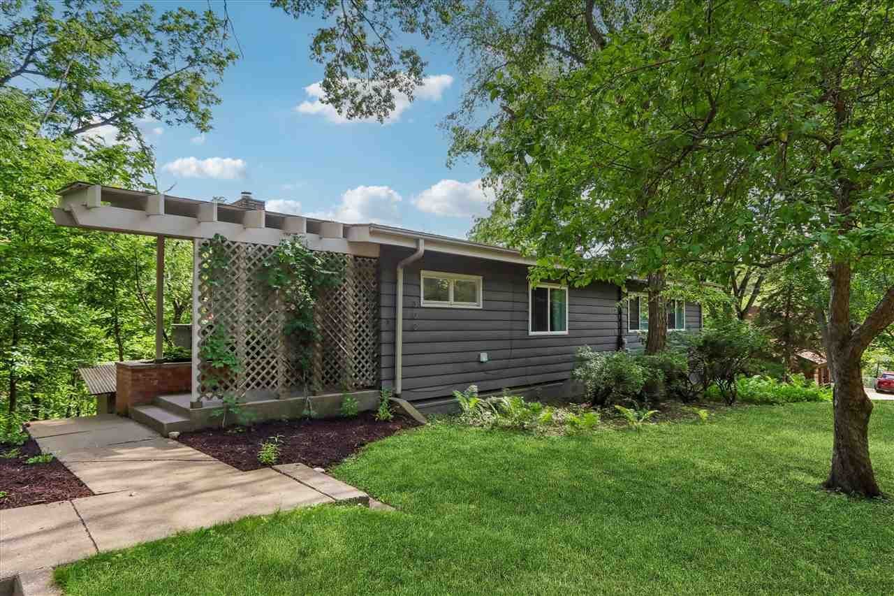 300 Kimball Rd, Iowa City, IA 52245 Main Photo