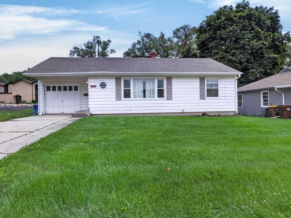 3519 Broadway, ROCKFORD, IL 61108