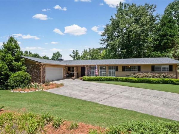 2730 Fontainebleau Drive, Dunwoody, GA 30360