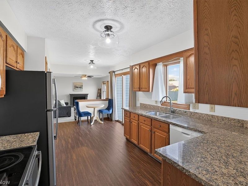125 Queen Anne Circle, Elyria, OH 44035 Photo 13