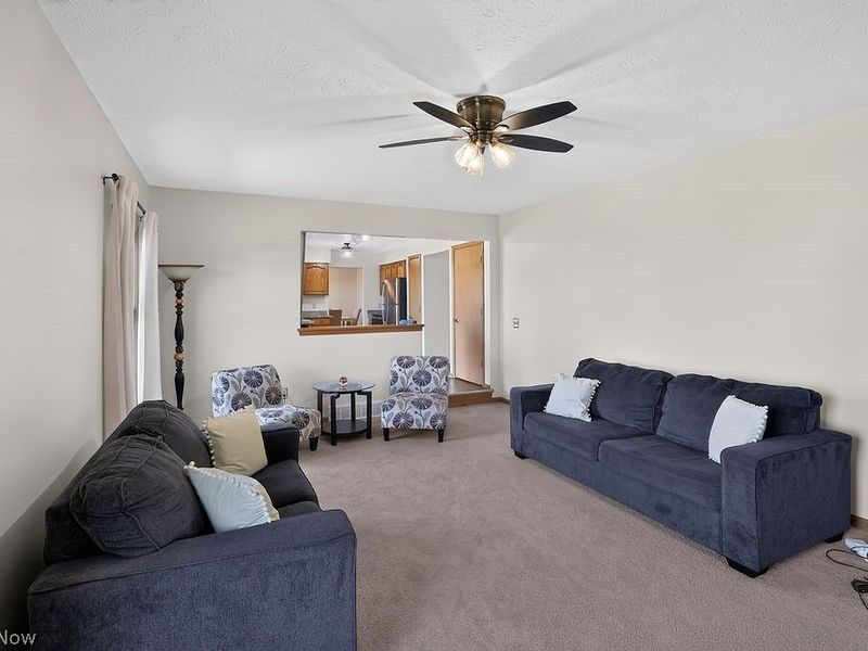 125 Queen Anne Circle, Elyria, OH 44035 Photo 6