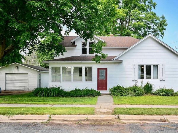 111 1st Street NE, Altura, MN 55910