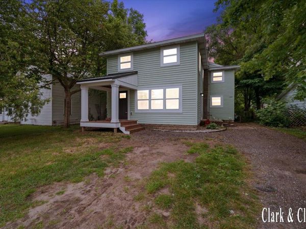 214 N Lincoln Street, Howard City, MI 49329