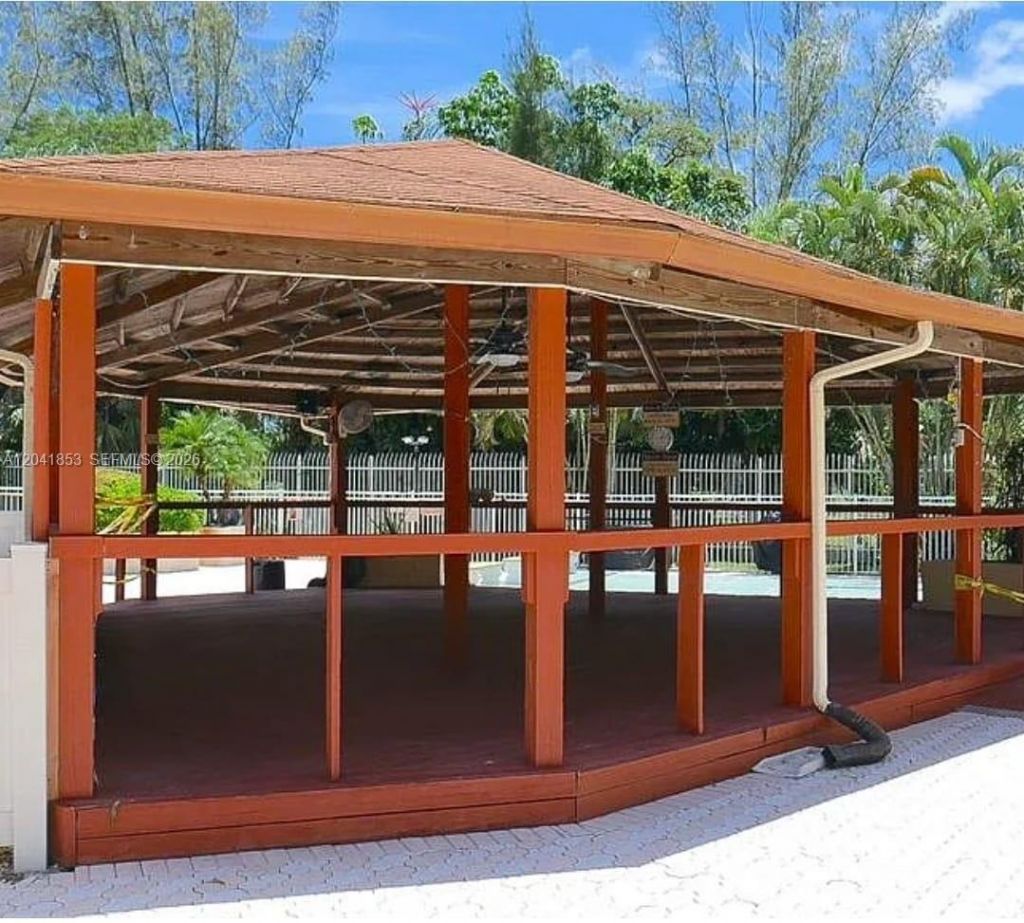 3910 Inverrary Blvd , Unit 703-B, Lauderhill, FL 33319 Photo