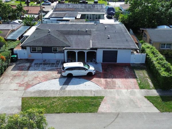 11512 NW 58th Ave, Hialeah, FL 33012