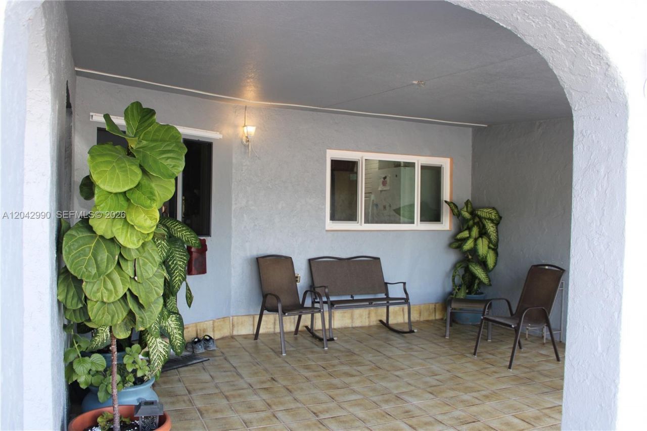 11512 NW 58th Ave, Hialeah, FL 33012 Photo