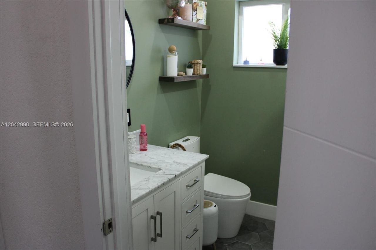 11512 NW 58th Ave, Hialeah, FL 33012 Photo