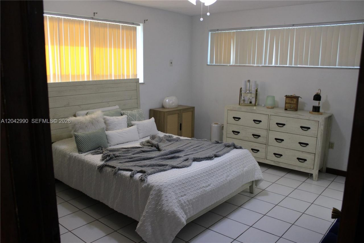 11512 NW 58th Ave, Hialeah, FL 33012 Photo