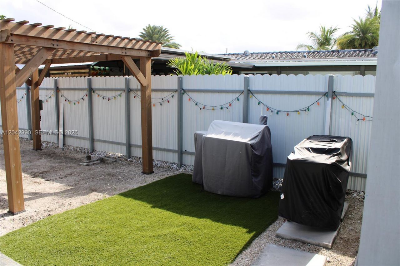 11512 NW 58th Ave, Hialeah, FL 33012 Photo