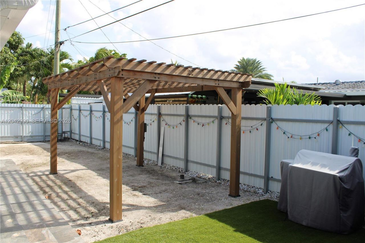 11512 NW 58th Ave, Hialeah, FL 33012 Photo