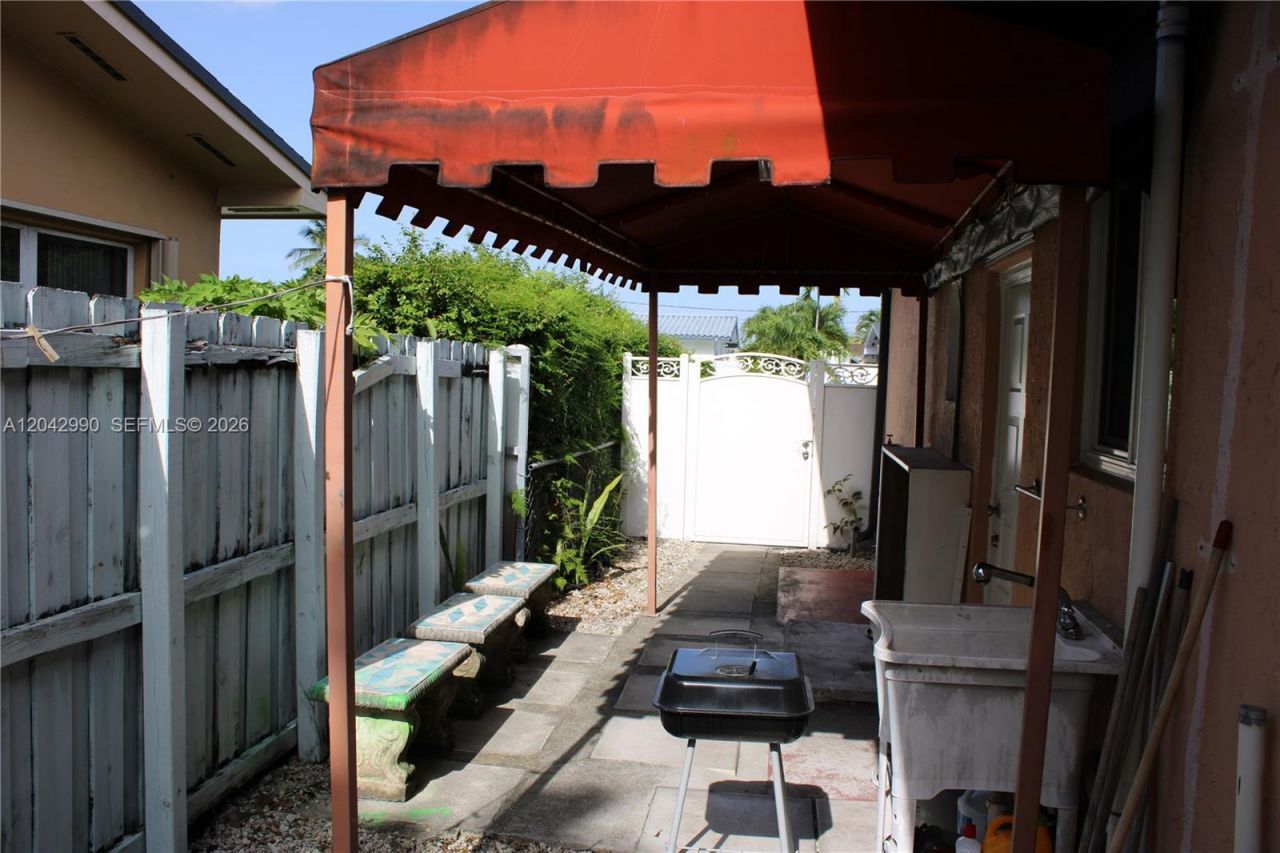 11512 NW 58th Ave, Hialeah, FL 33012 Photo