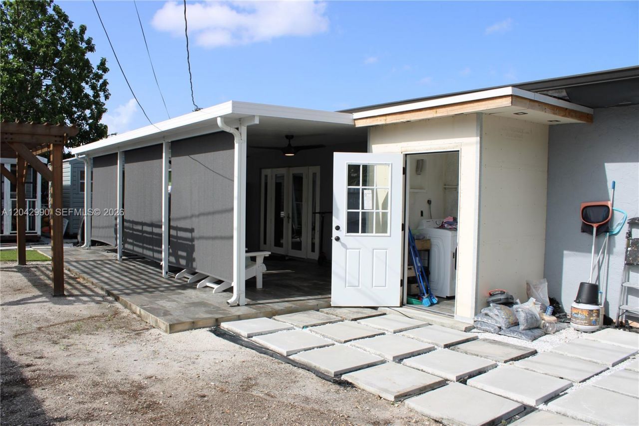 11512 NW 58th Ave, Hialeah, FL 33012 Photo