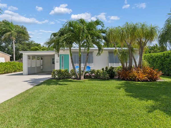 127 SW 10th Avenue, Boynton Beach, FL 33435