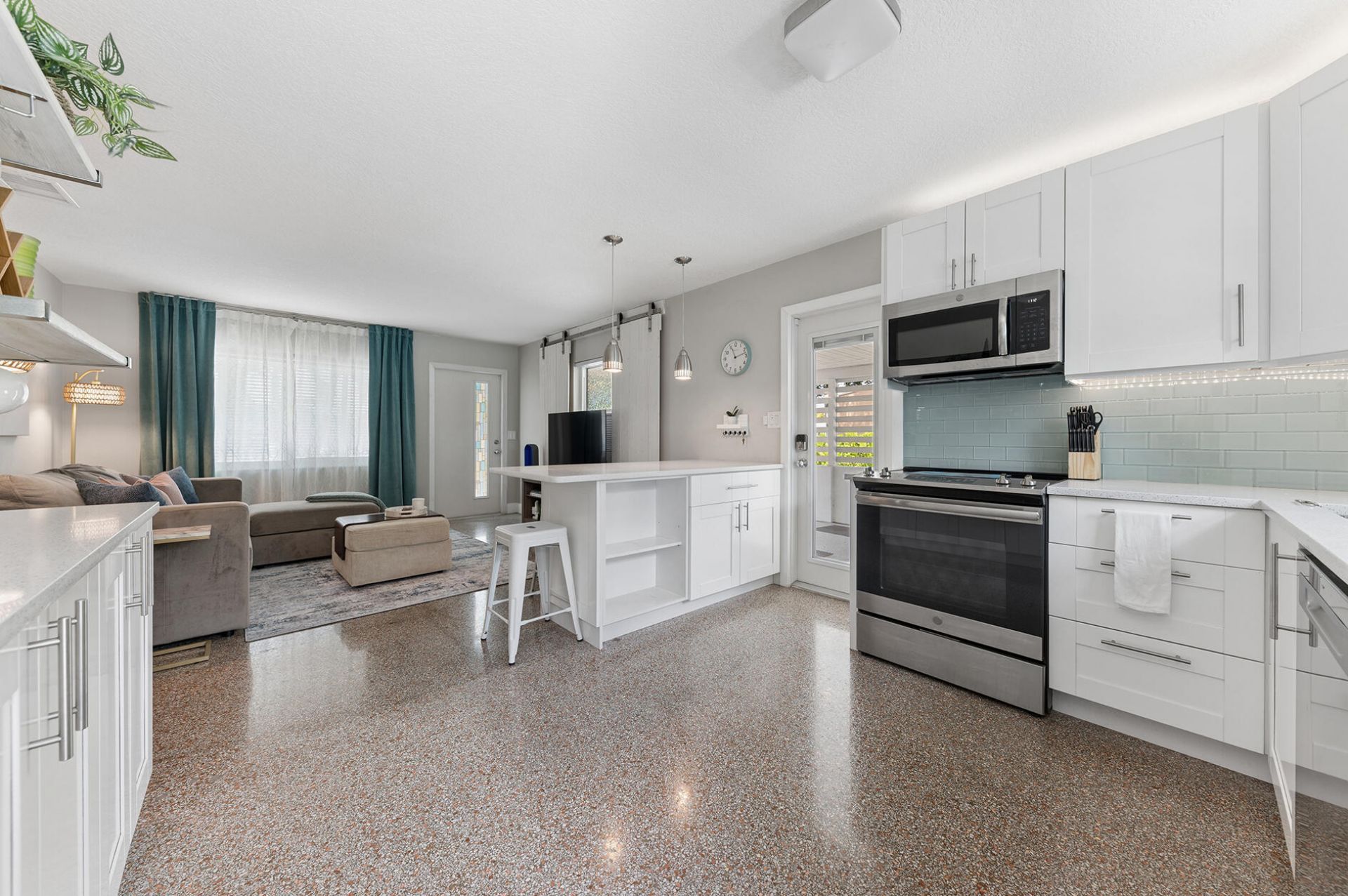127 SW 10th Avenue, Boynton Beach, FL 33435 Photo