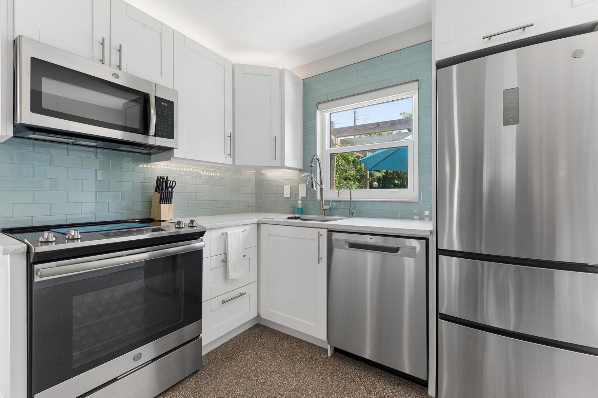 127 SW 10th Avenue, Boynton Beach, FL 33435 Photo