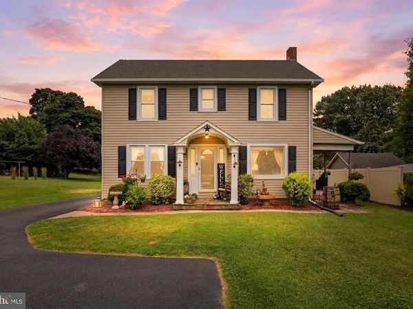 418 E BROADWAY, RED LION, PA 17356