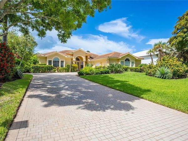 25820 Creekbend DR , BONITA SPRINGS, FL 34135