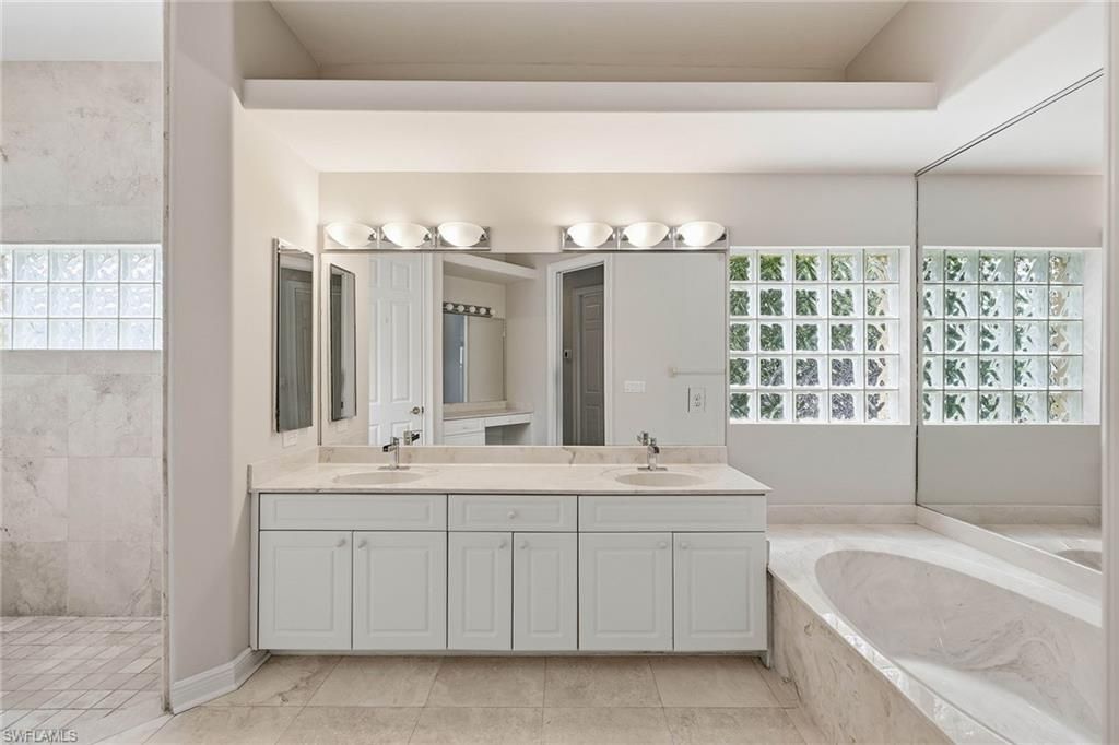 25820 Creekbend Dr, Bonita Springs, FL 34135 Photo