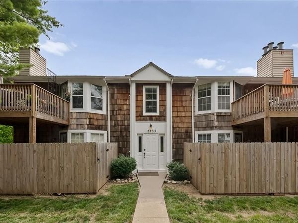 8333 LOWELL Avenue, Unit 3, Overland Park, KS 66212