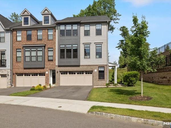 43 Hearthstone Court 48, Upper Saddle River, NJ 07458